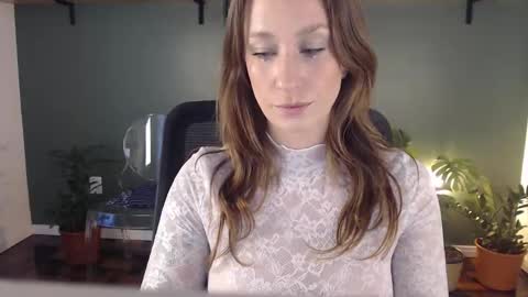 Snapshot of demmetria chatting on 04.08.26 demmetria online show from 04.08.26