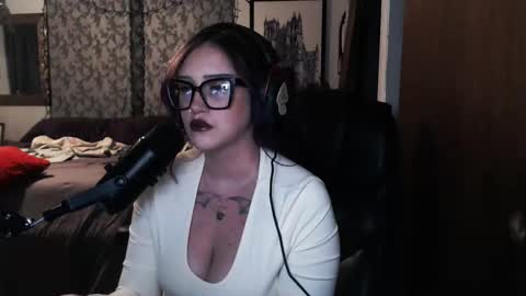 Demoness Mina online show from 11.25.25