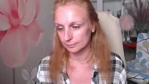 Snapshot of denhiey_here chatting on 06.18.26 denhiey online show from 06.18.26