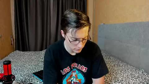 Snapshot of deni_boy99 chatting on 05.21.26 Deni online show from 05.21.26