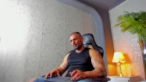 dennis_cox_ online show from 02.01.25