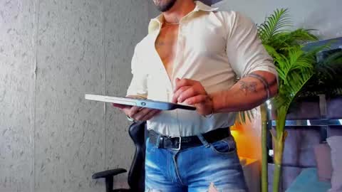 dennis_cox_ online show from 02.14.25