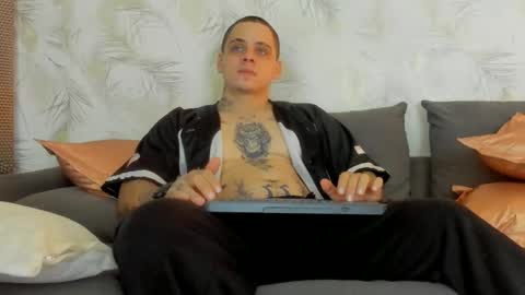 dennis munera online show from 02.16.25