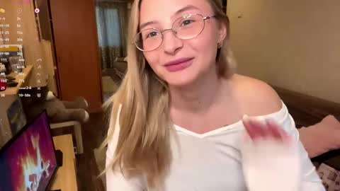 Vi  Victoria online show from 11.16.25