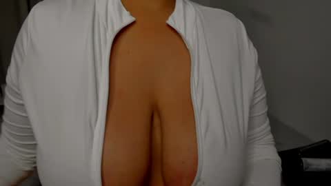 Snapshot of dephne_ chatting on 06.23.26 Dephne online show from 06.23.26