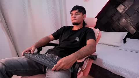 dereck_g online show from 05.13.26
