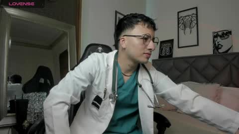 Snapshot of dereck_klain chatting on 05.25.26 dereck_klain online show from 05.25.26