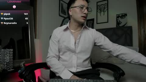 Snapshot of dereck_klain chatting on 05.27.26 dereck_klain online show from 05.27.26