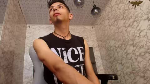 Snapshot of dereck_monroe chatting on 12.19.25 Dereck online show from 12.19.25