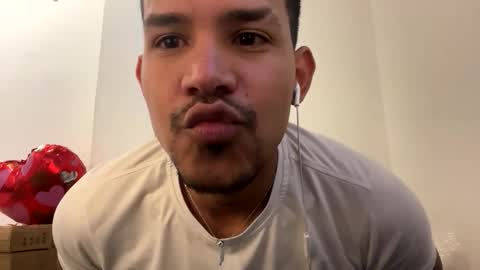 Snapshot of dereck_myers chatting on 02.22.26 Dereck Myers online show from 02.22.26