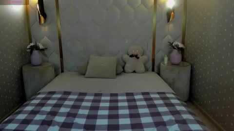 Derek online show from 12.22.25