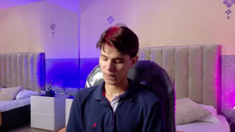 Snapshot of derek_sinn chatting on 04.04.26 derek_sinn online show from 04.04.26