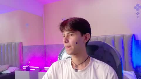 Snapshot of derek_sinn chatting on 05.09.26 derek_sinn online show from 05.09.26