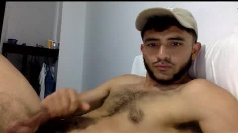 Snapshot of derek_smiith chatting on 11.25.25 Derek smiith online show from 11.25.25