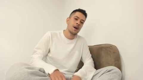 derek_vall online show from 03.07.25