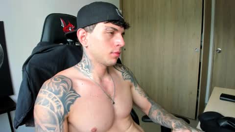 derekmuller11 online show from 04.25.26