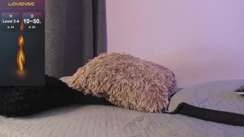 Derek  IG Derekolsen2024 online show from 02.01.25