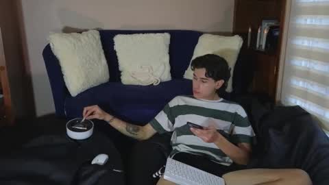 Derek online show from 12.18.25