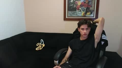 Snapshot of derekswan chatting on 05.18.26 Derek online show from 05.18.26