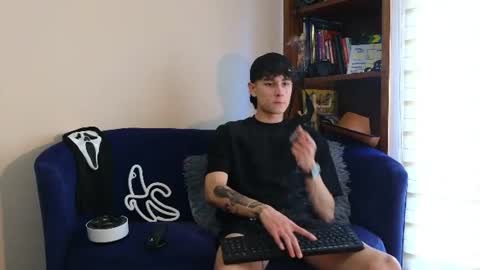 Snapshot of derekswan chatting on 06.24.26 Derek online show from 06.24.26