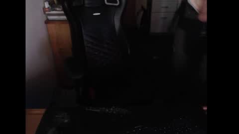 Snapshot of dermattes chatting on 01.25.25 dermattes online show from 01.25.25