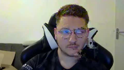 Snapshot of dervechi chatting on 10.04.25 dervechi online show from 10.04.25