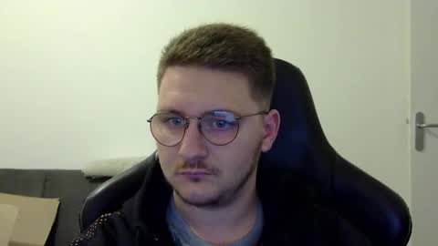 Snapshot of dervechi chatting on 10.05.25 dervechi online show from 10.05.25