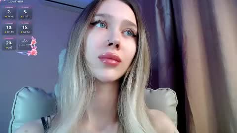 Snapshot of des_ch chatting on 05.18.26 Ari online show from 05.18.26