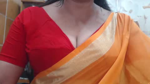 Snapshot of desimaisa130 chatting on 06.28.26 Maisa online show from 06.28.26