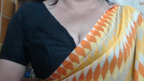 Snapshot of desimaisa130 chatting on 07.13.26 Maisa online show from 07.13.26