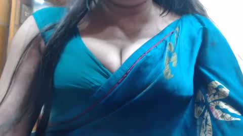 Snapshot of desimaisa130 chatting on 07.19.26 Maisa online show from 07.19.26