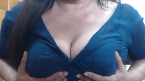 Snapshot of desimaisa130 chatting on 07.28.26 Maisa online show from 07.28.26