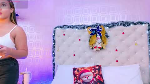 Sara Desire online show from 12.04.25