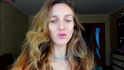 Snapshot of desired_zoya chatting on 09.19.25 desired zoya online show from 09.19.25