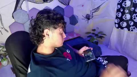 TORI AND MR. BEAR online show from 10.25.25