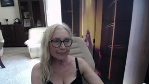 Snapshot of desiresofia chatting on 06.29.26 S O F I A online show from 06.29.26