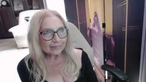 Snapshot of desiresofia chatting on 07.15.26 S O F I A online show from 07.15.26