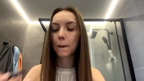 Snapshot of desirewingard chatting on 04.08.26 Ksenia online show from 04.08.26