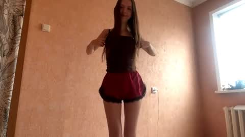 Snapshot of desirewingard chatting on 04.21.26 Ksenia online show from 04.21.26