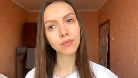 Snapshot of desirewingard chatting on 04.22.26 Ksenia online show from 04.22.26