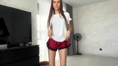 Snapshot of desirewingard chatting on 04.27.26 Ksenia online show from 04.27.26