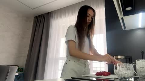 Snapshot of desirewingard chatting on 05.08.26 Ksenia online show from 05.08.26