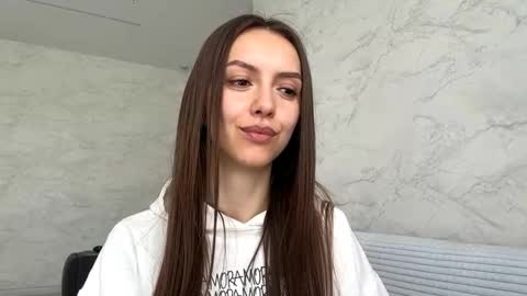 Snapshot of desirewingard chatting on 05.18.26 Ksenia online show from 05.18.26