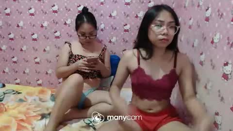 Snapshot of desiring4u chatting on 05.10.26 Lovie online show from 05.10.26