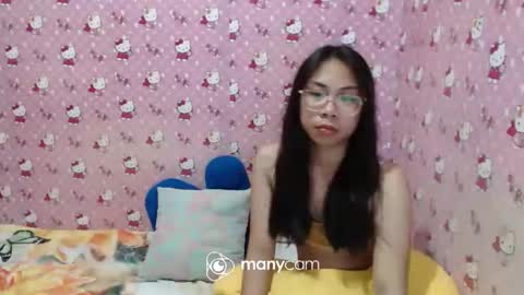 Snapshot of desiring4u chatting on 05.15.26 Lovie online show from 05.15.26