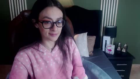 Snapshot of desiring__angel chatting on 12.14.24 Desiring Angel online show from 12.14.24