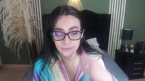 Snapshot of desiring__angel chatting on 01.29.25 Desiring Angel online show from 01.29.25