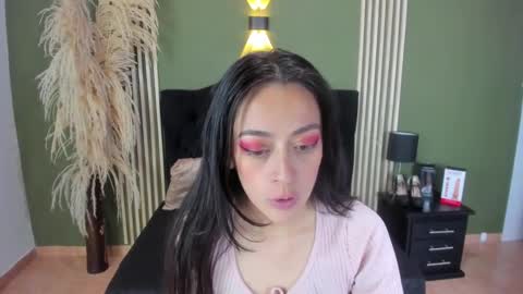 Snapshot of desiring__angel chatting on 02.25.25 Desiring Angel online show from 02.25.25