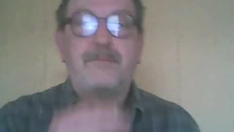Snapshot of destelp chatting on 04.28.26 destelp online show from 04.28.26