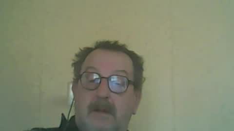 Snapshot of destelp chatting on 05.14.26 destelp online show from 05.14.26